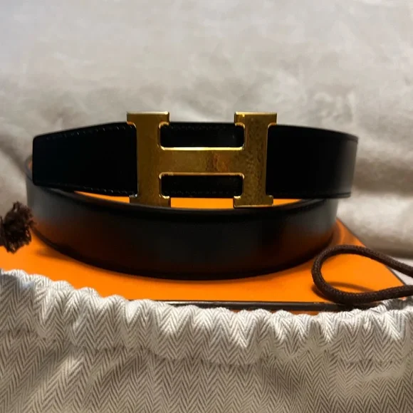 Authentic Hermes belt. Brown and black reversible with Gold buckle. HERMES H Logo Constance Reversible Buckle Belt Leather Black  main image 2